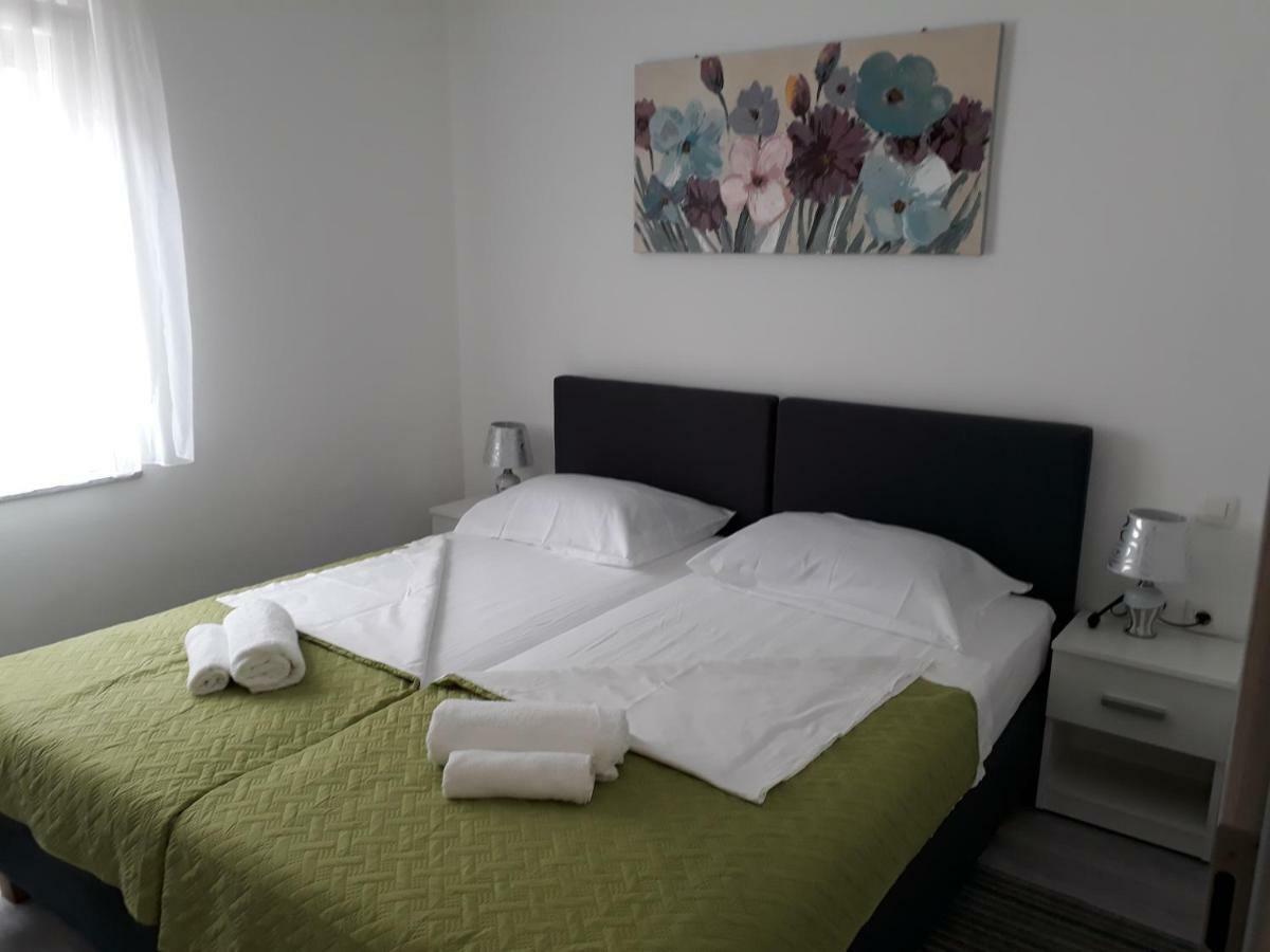 Apartments Roko Kostrena Eksteriør bilde